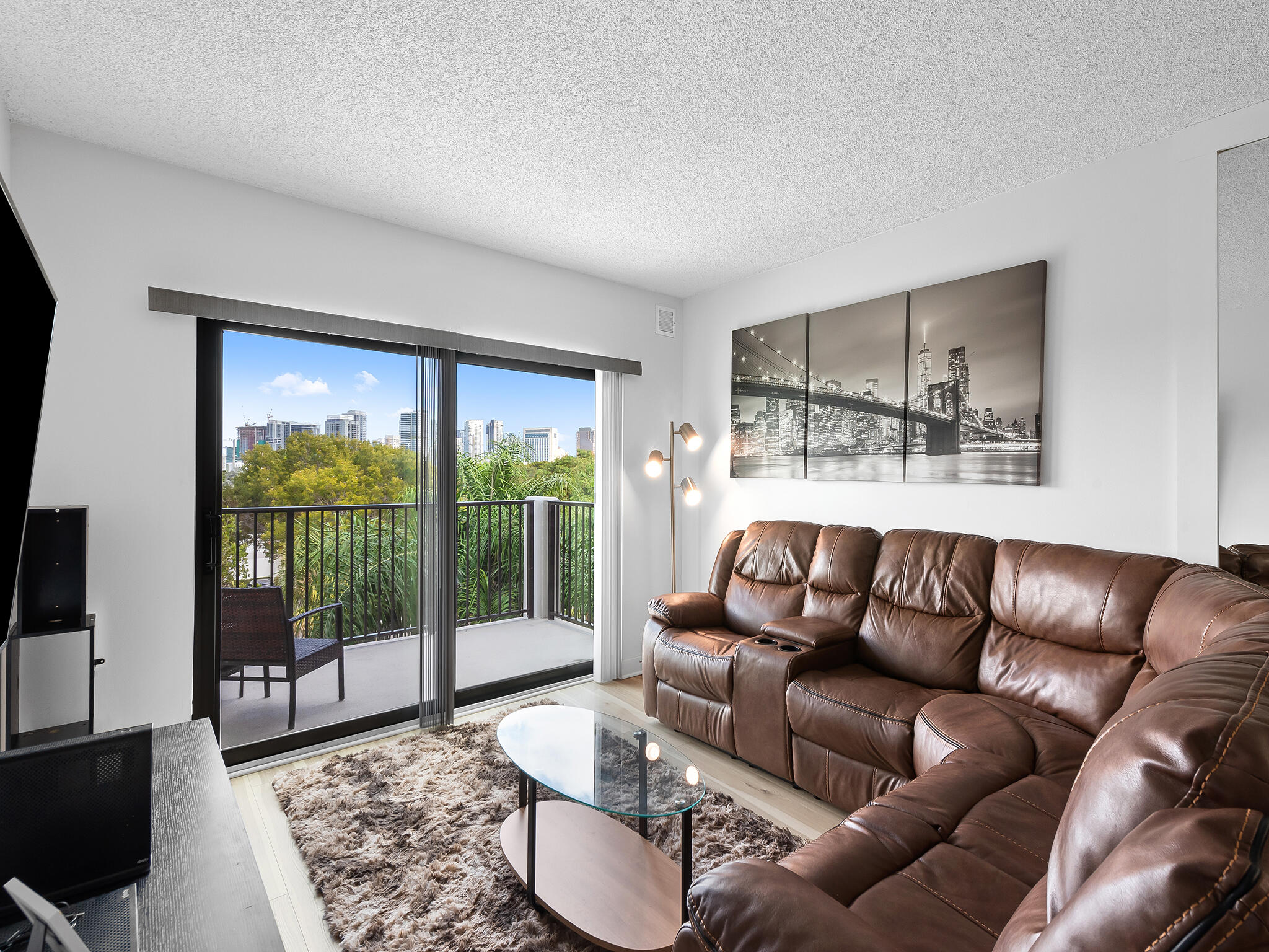 RIVER REACH CONDOMINIUM I - Residential Lease