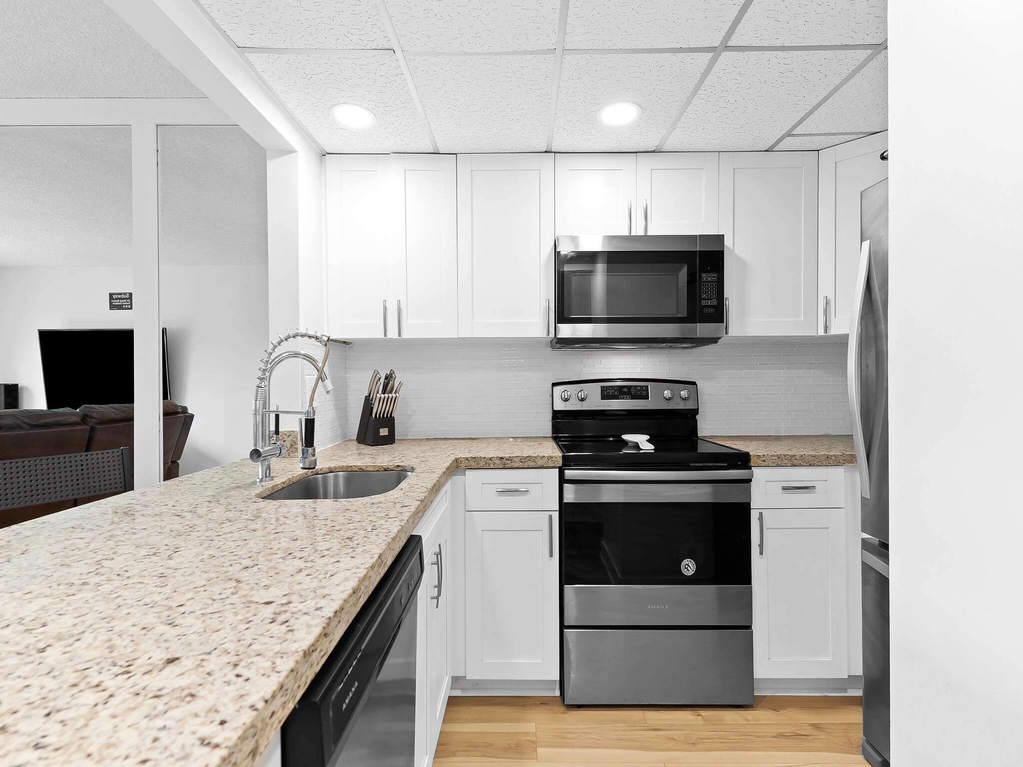 RIVER REACH CONDOMINIUM I - Residential Lease