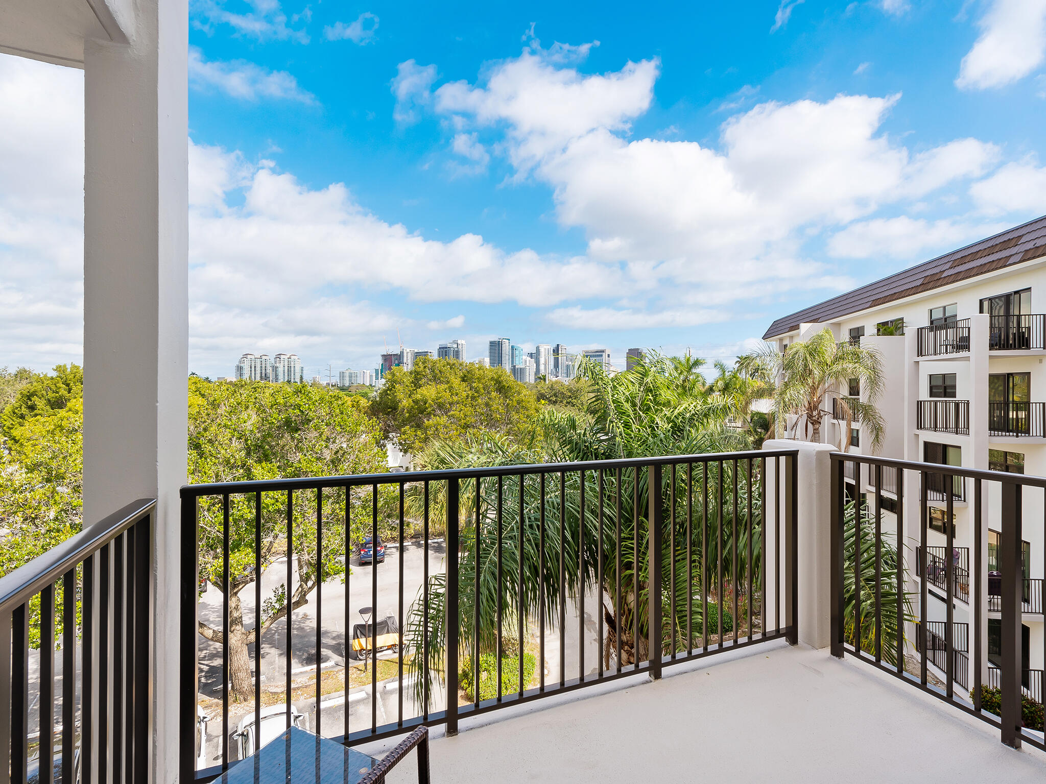 RIVER REACH CONDOMINIUM I - Residential Lease