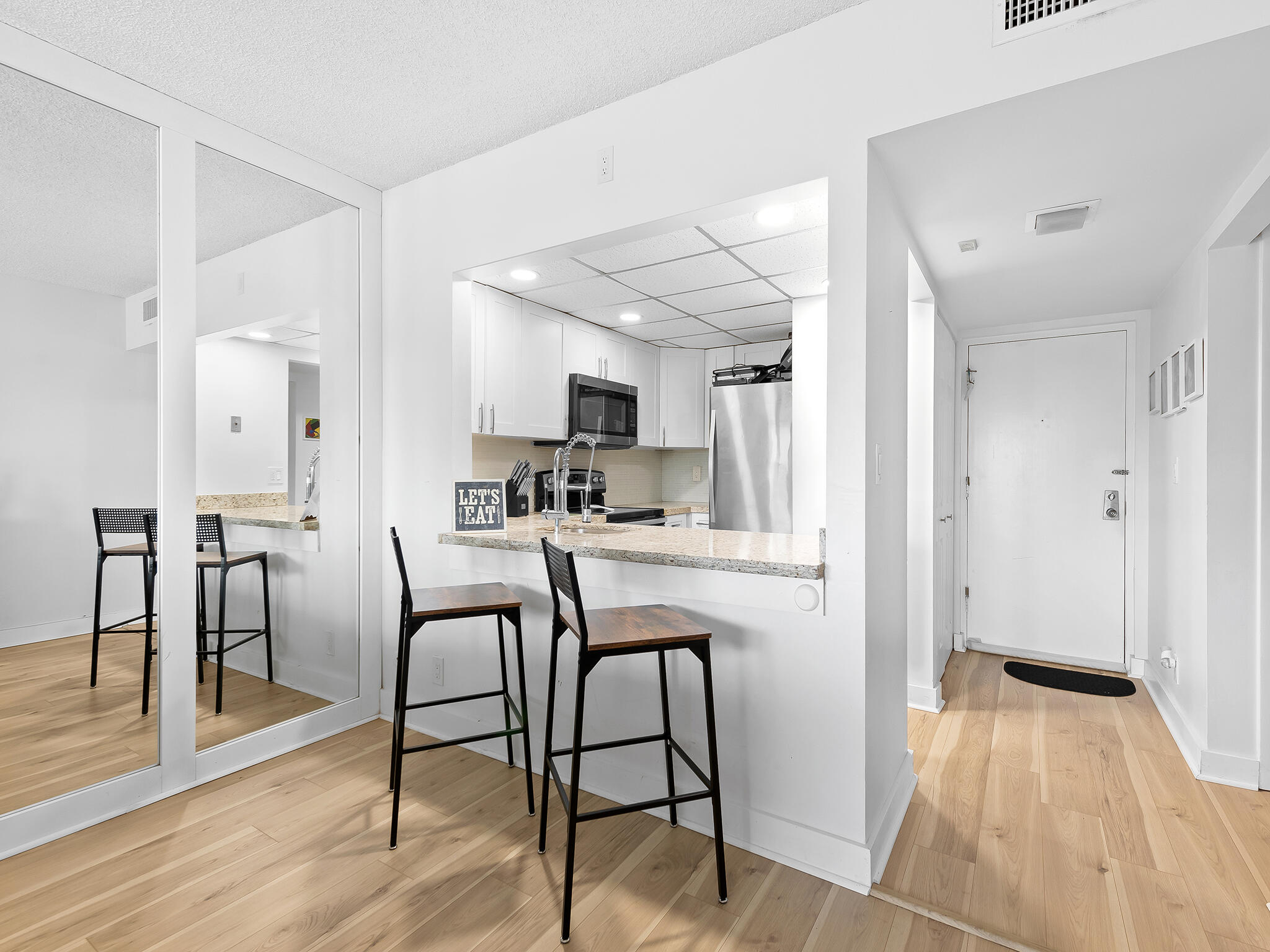 RIVER REACH CONDOMINIUM I - Residential Lease