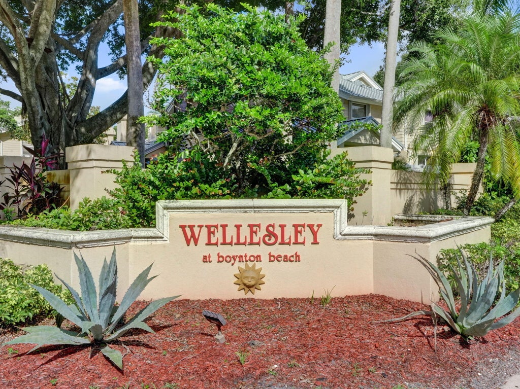 Photo of 5803 WHEATLEY Court, Boynton Beach, FL 33436 (MLS # B26085055)