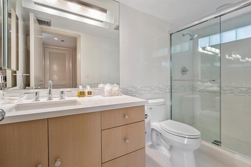 BEACH POINT COND DECL FIL - Residential