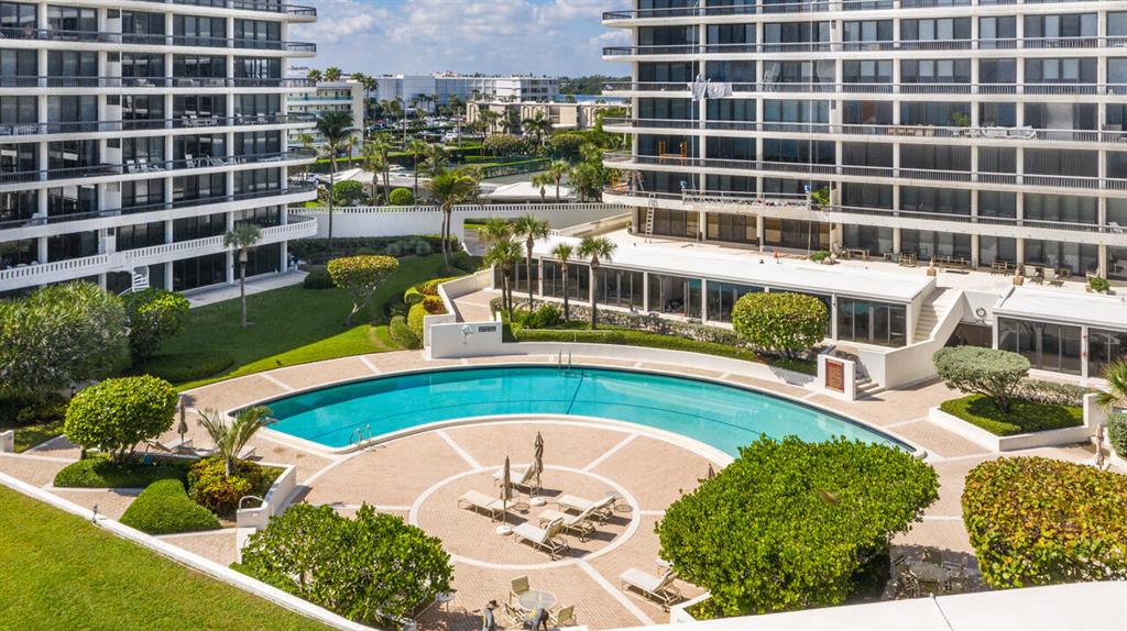 BEACH POINT COND DECL FIL - Residential