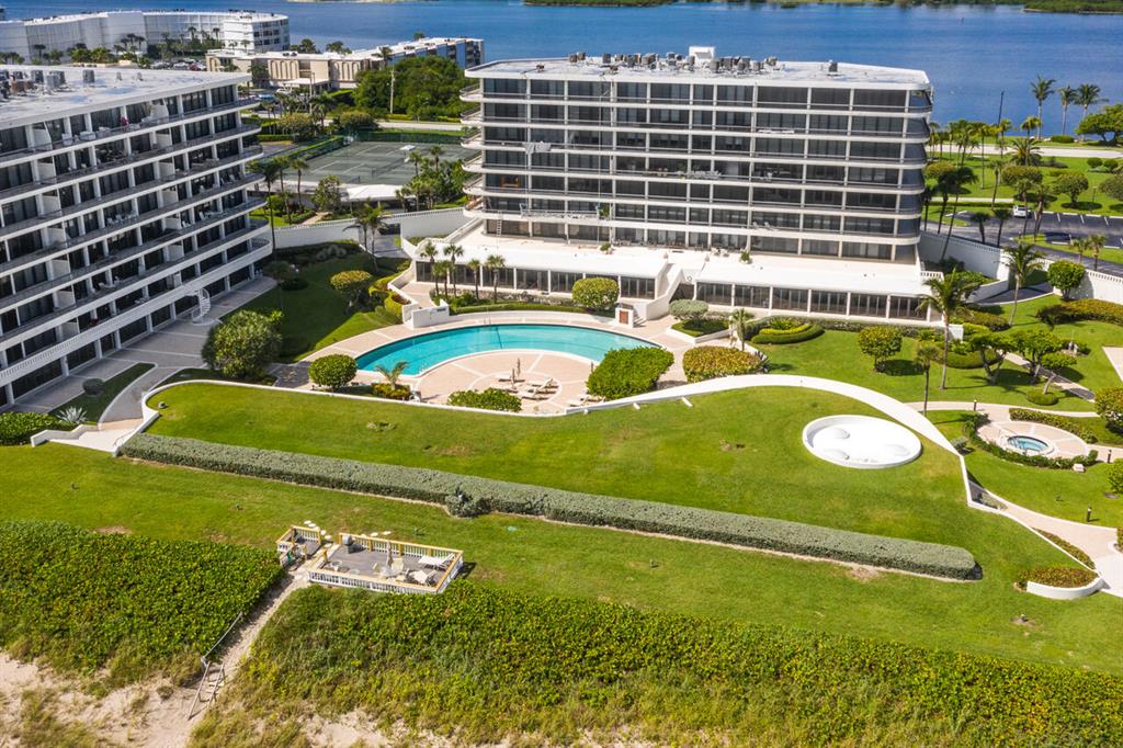 BEACH POINT COND DECL FIL - Residential