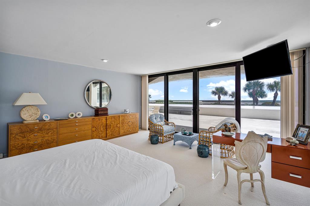 BEACH POINT COND DECL FIL - Residential