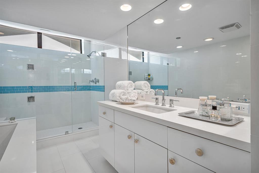 BEACH POINT COND DECL FIL - Residential