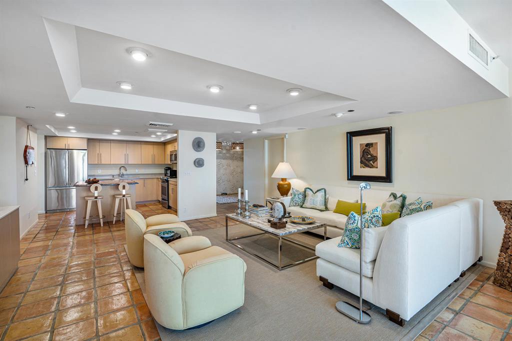 BEACH POINT COND DECL FIL - Residential