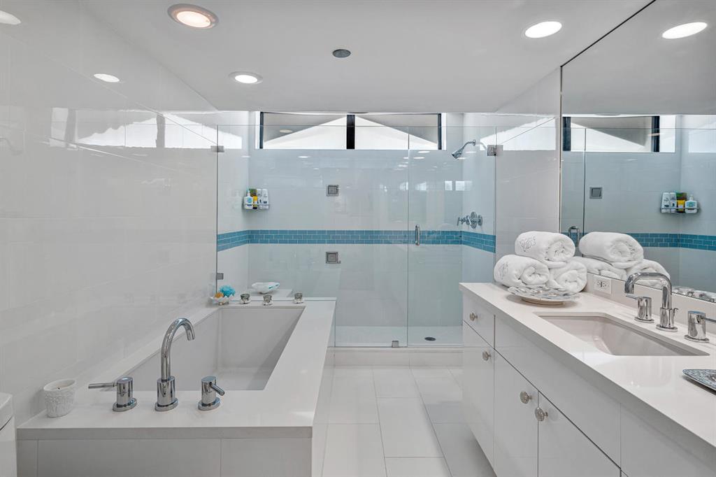 BEACH POINT COND DECL FIL - Residential