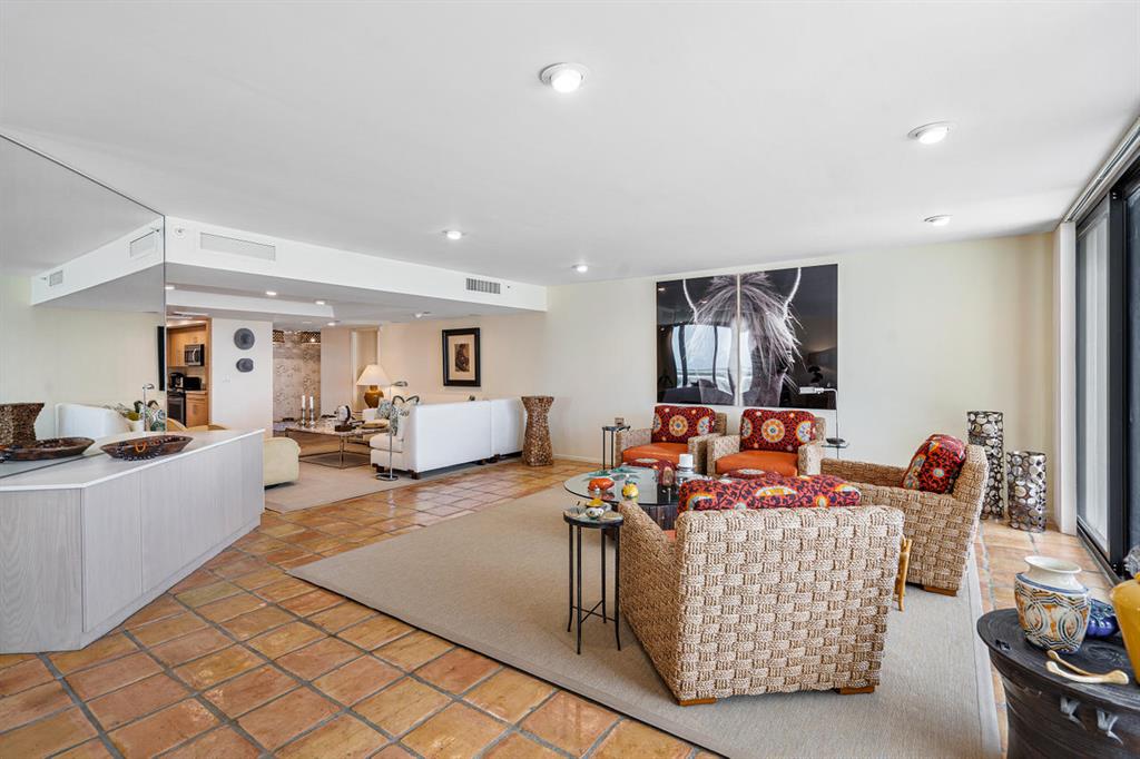 BEACH POINT COND DECL FIL - Residential