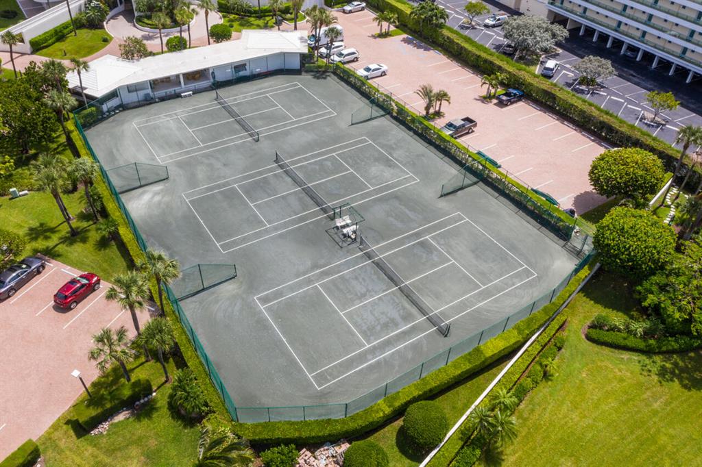 BEACH POINT COND DECL FIL - Residential