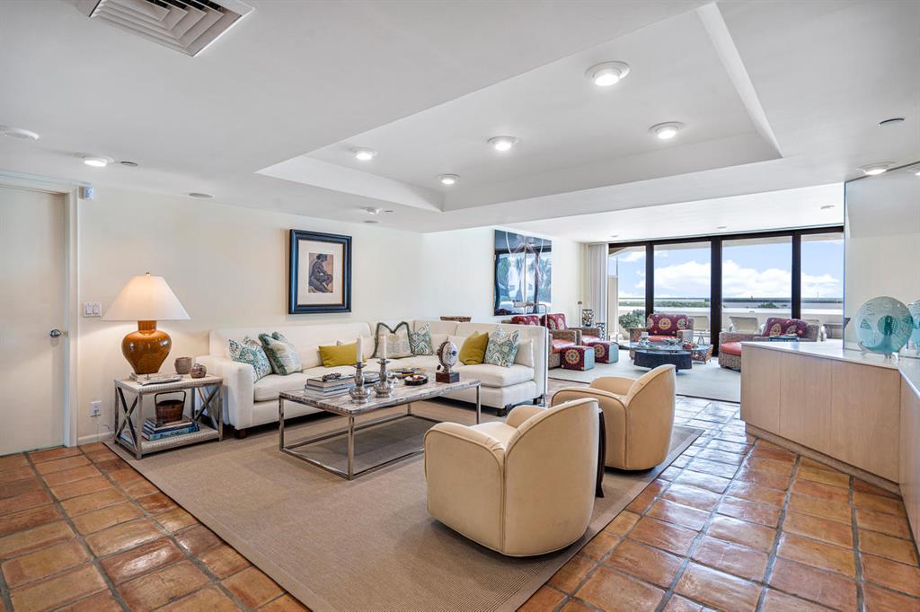 BEACH POINT COND DECL FIL - Residential