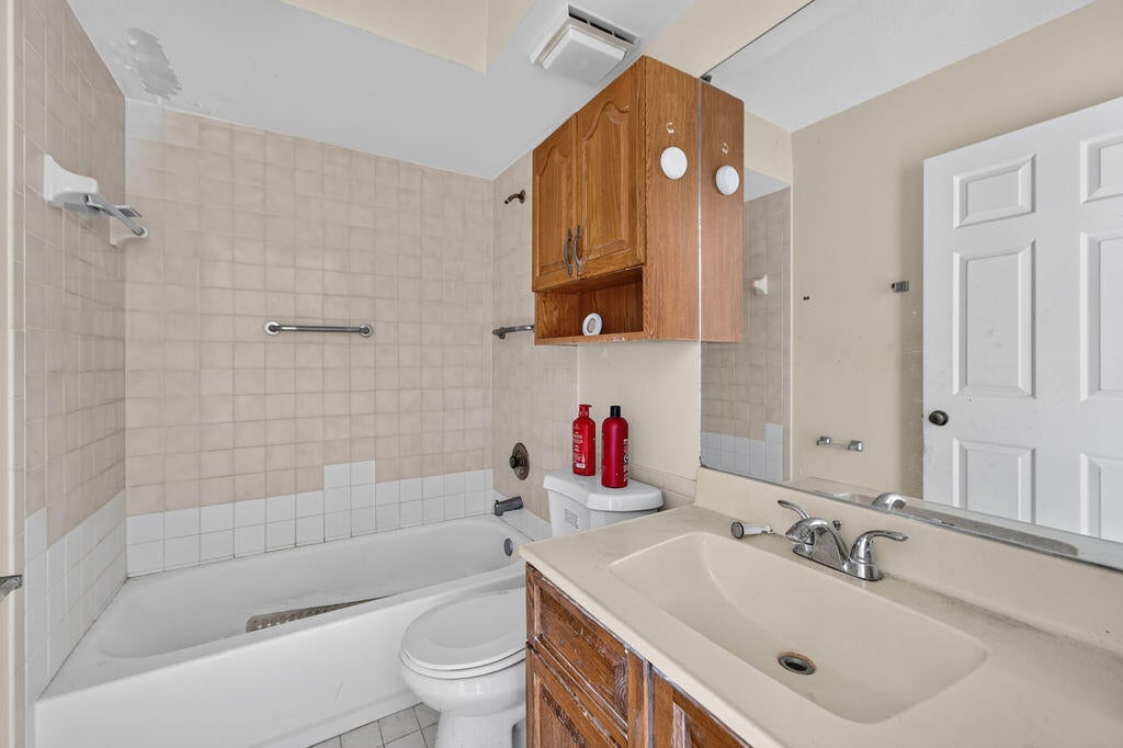7625 CANAL Drive