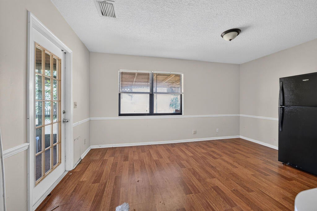 7625 CANAL Drive