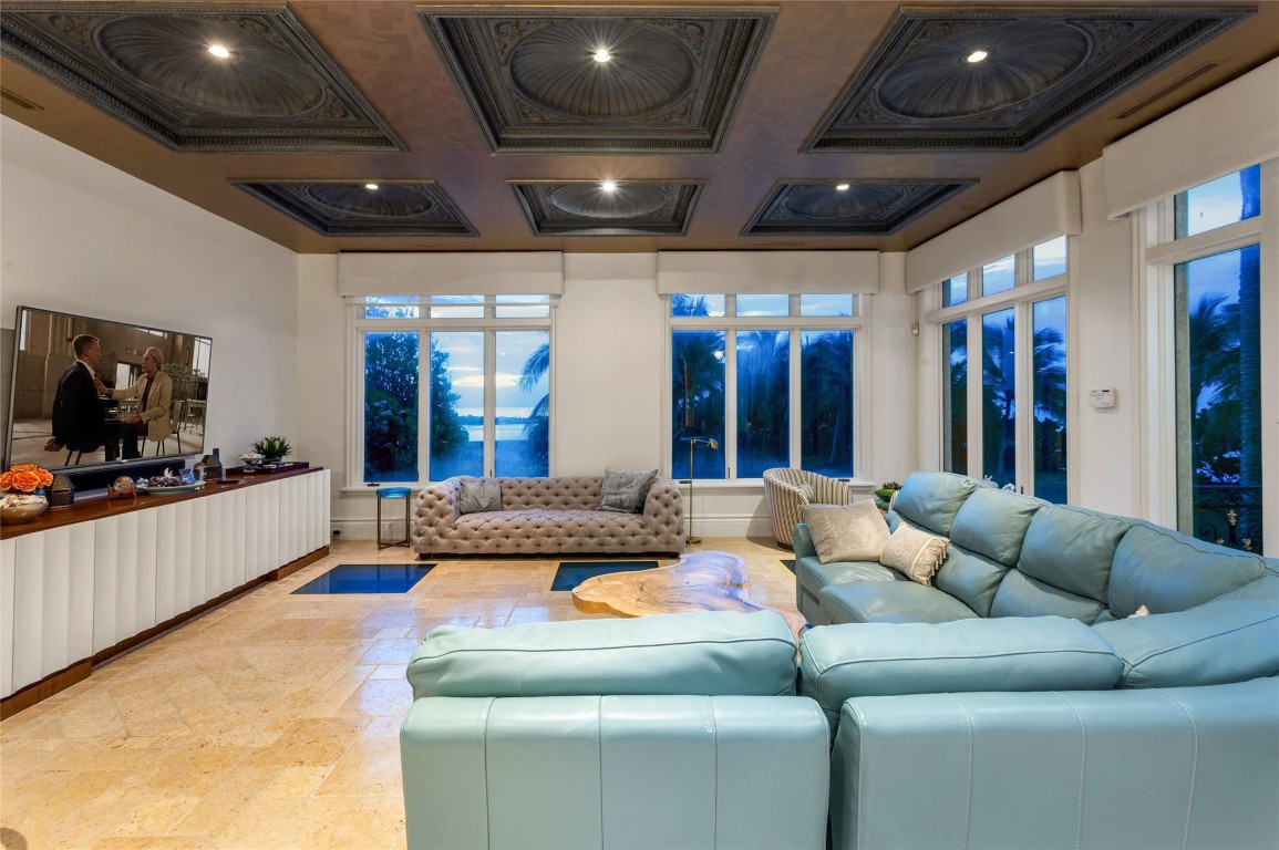 HILLSBORO SHORES SEC A - Residential