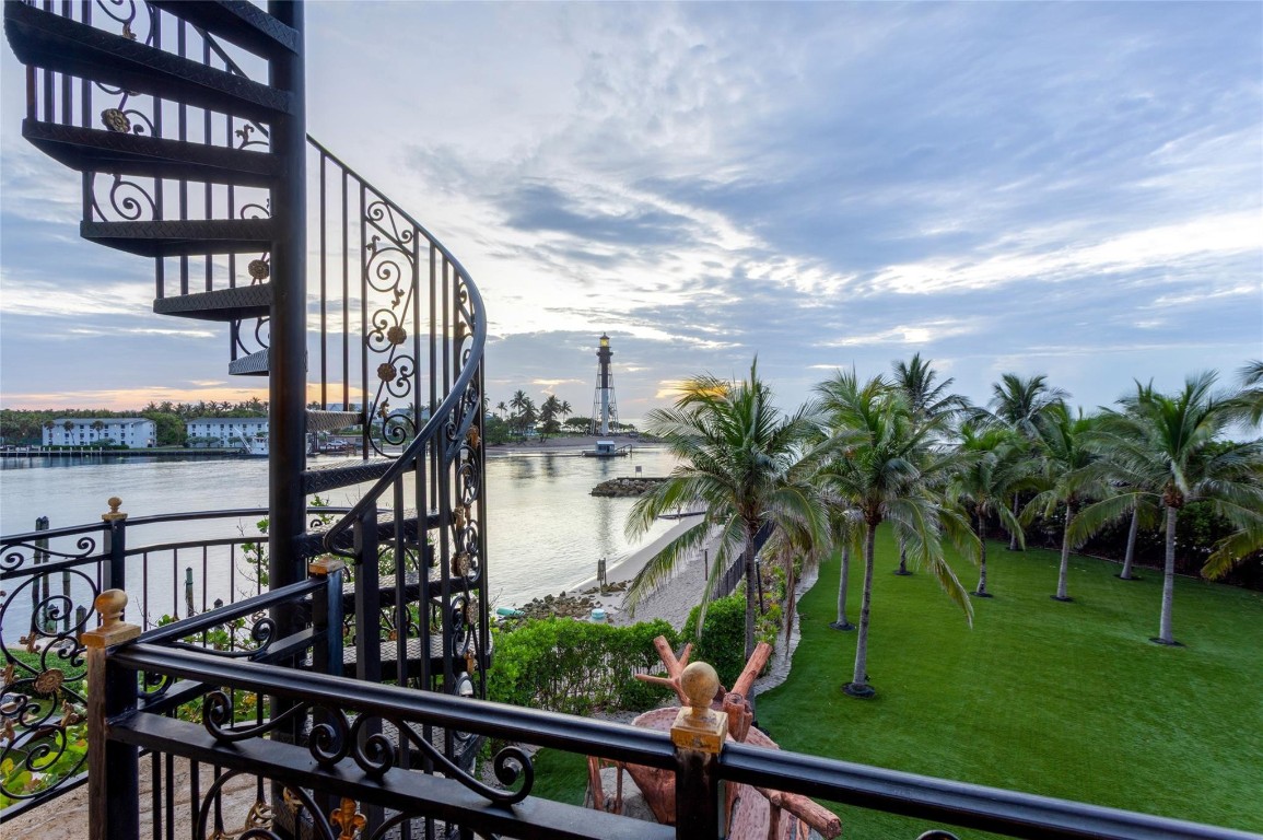 HILLSBORO SHORES SEC A - Residential