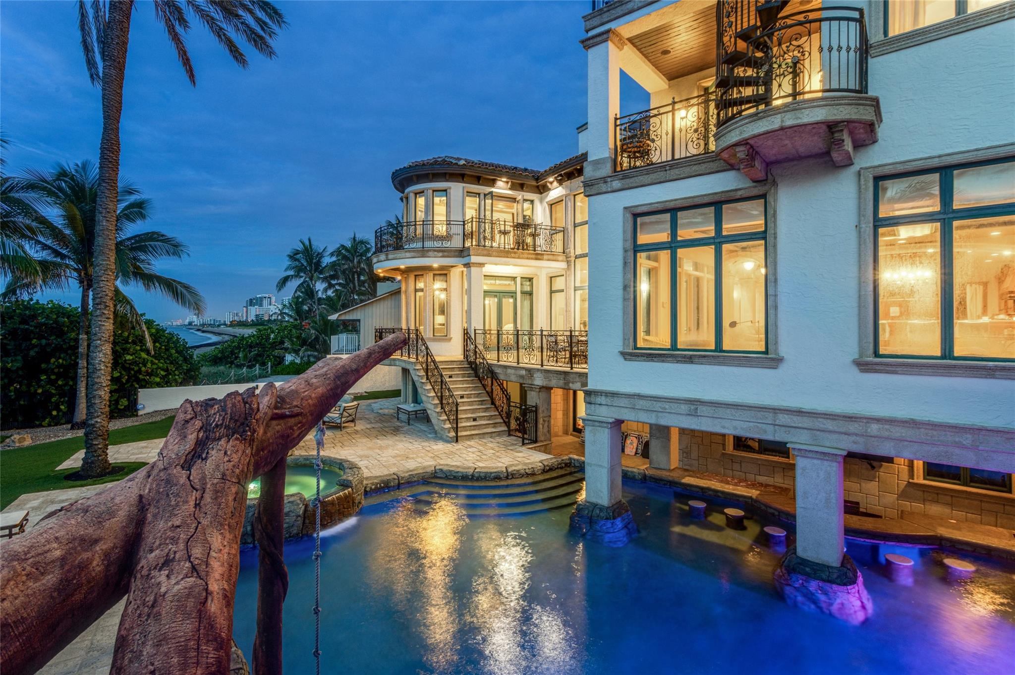 2306 Bay Dr