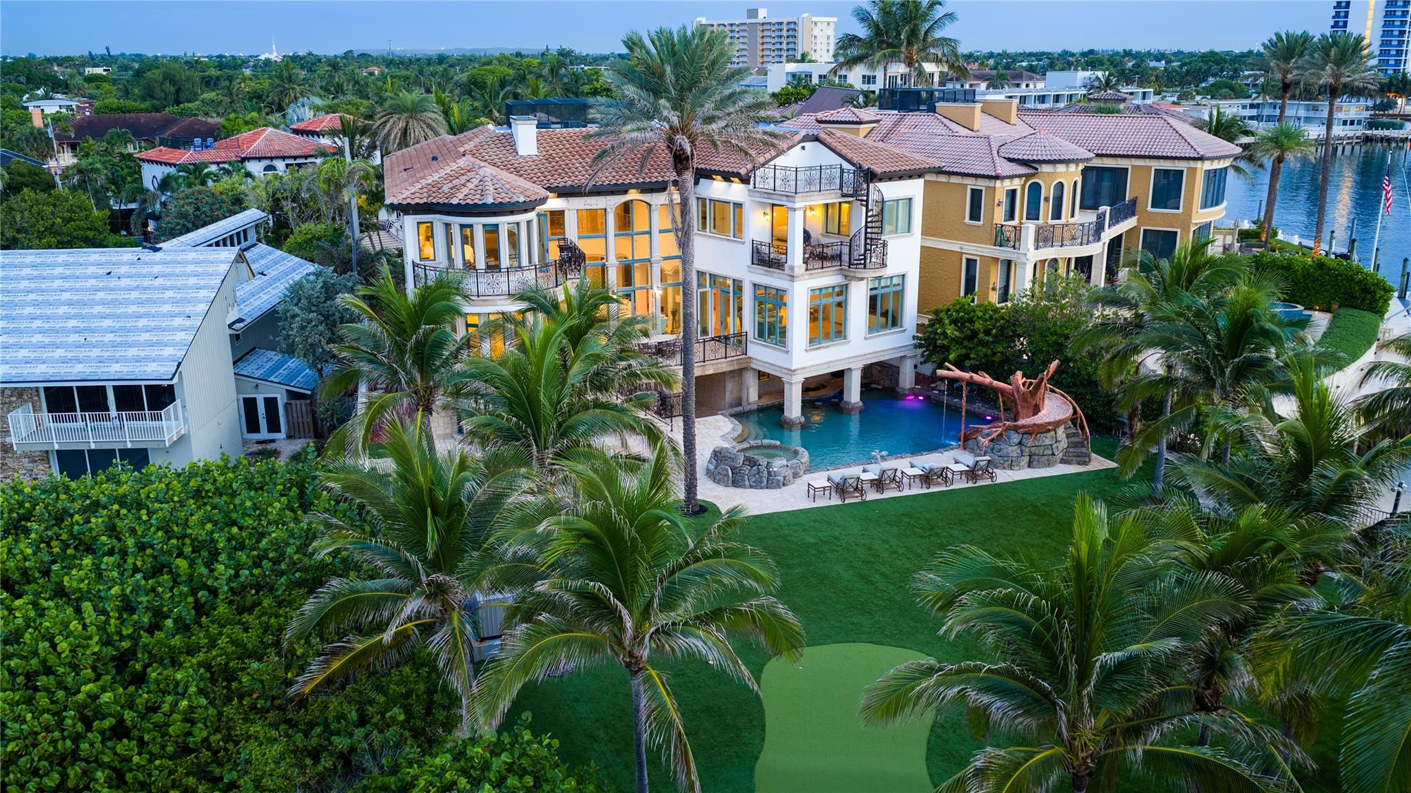 2306 Bay Dr
