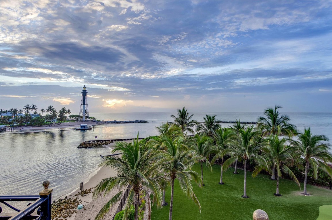 HILLSBORO SHORES SEC A - Residential