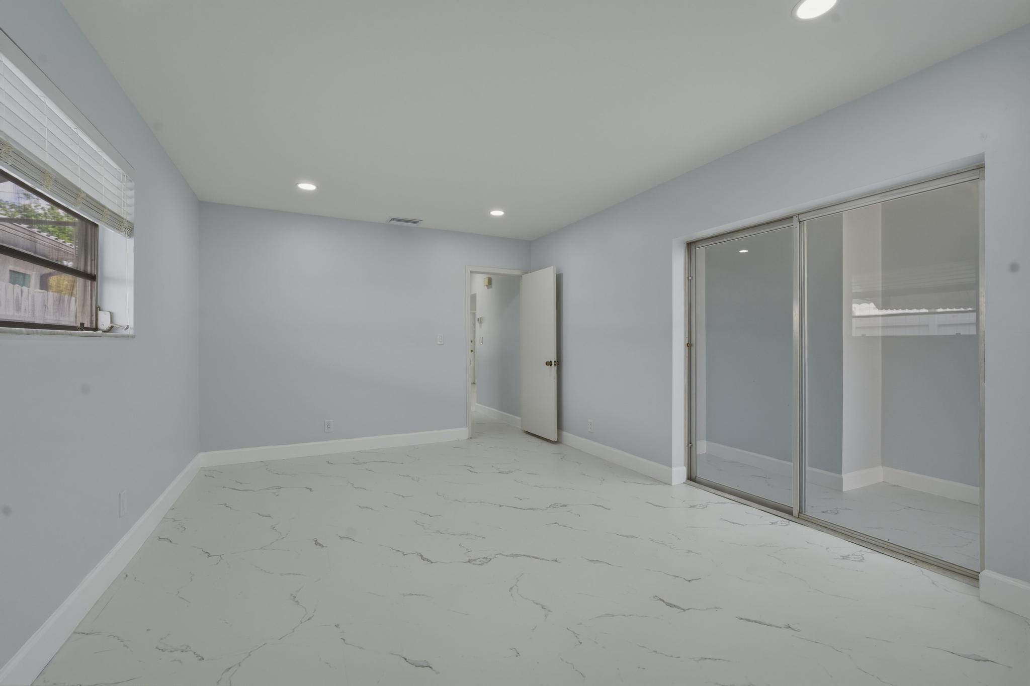 HOLLYWOOD LAKES SECTION - Residential