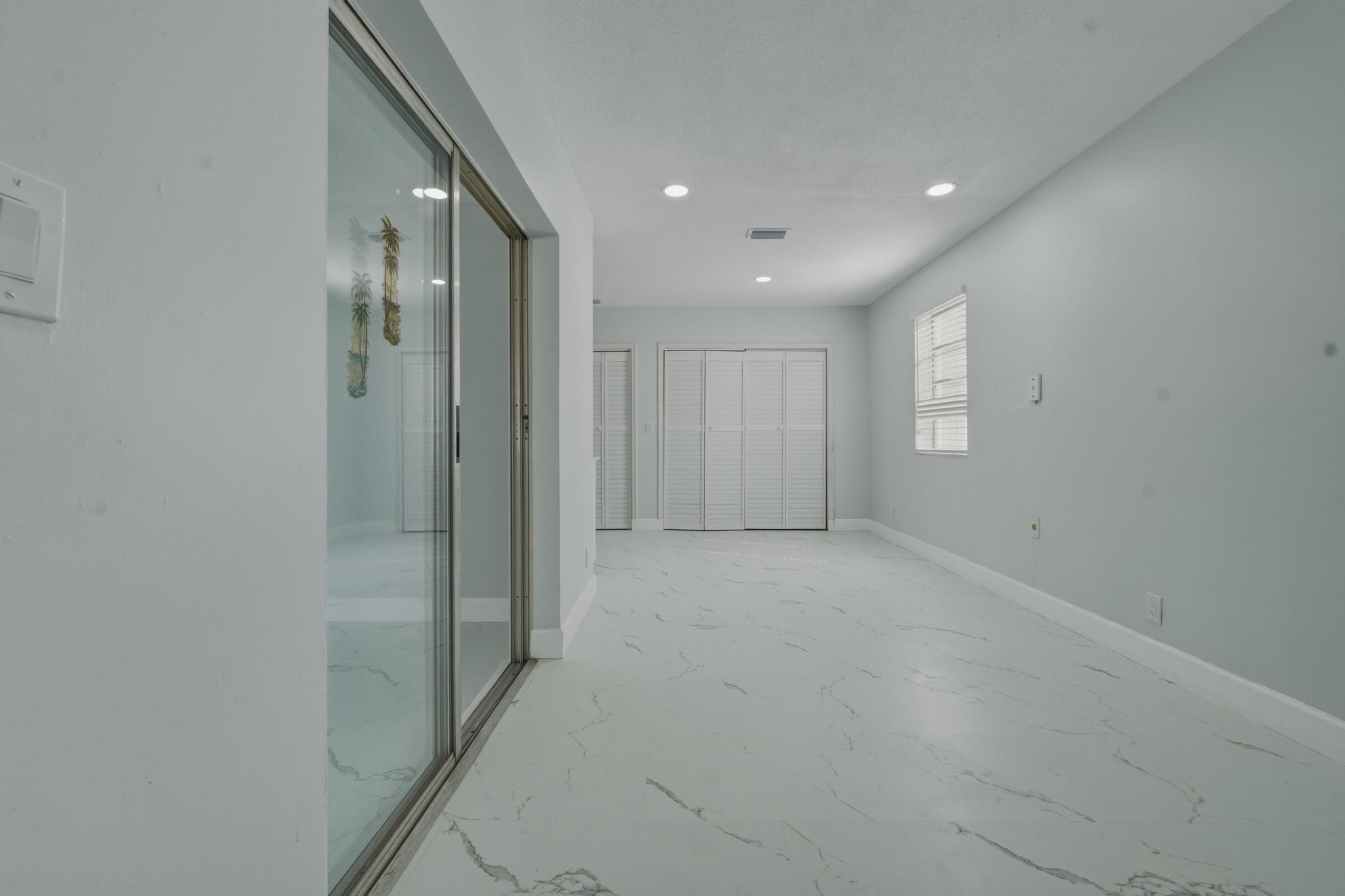 HOLLYWOOD LAKES SECTION - Residential