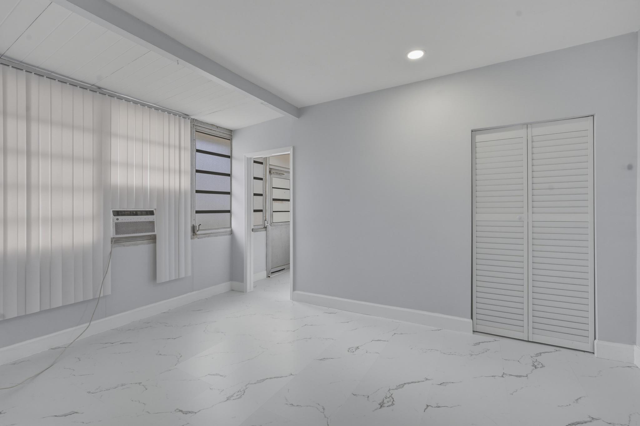 HOLLYWOOD LAKES SECTION - Residential