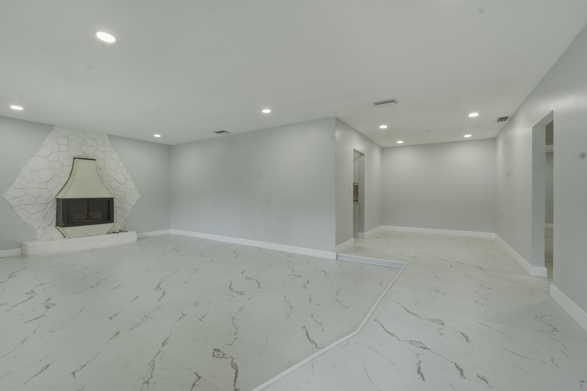 HOLLYWOOD LAKES SECTION - Residential