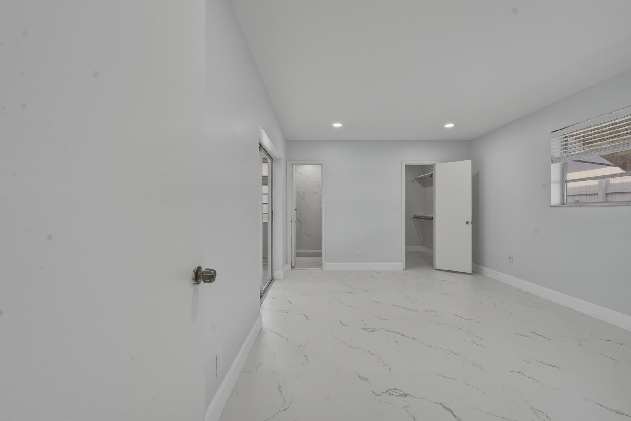 HOLLYWOOD LAKES SECTION - Residential