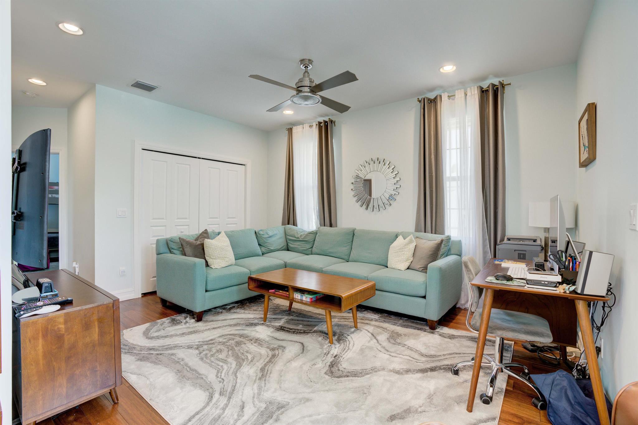 XANADU BY THE SEA - Residential Lease