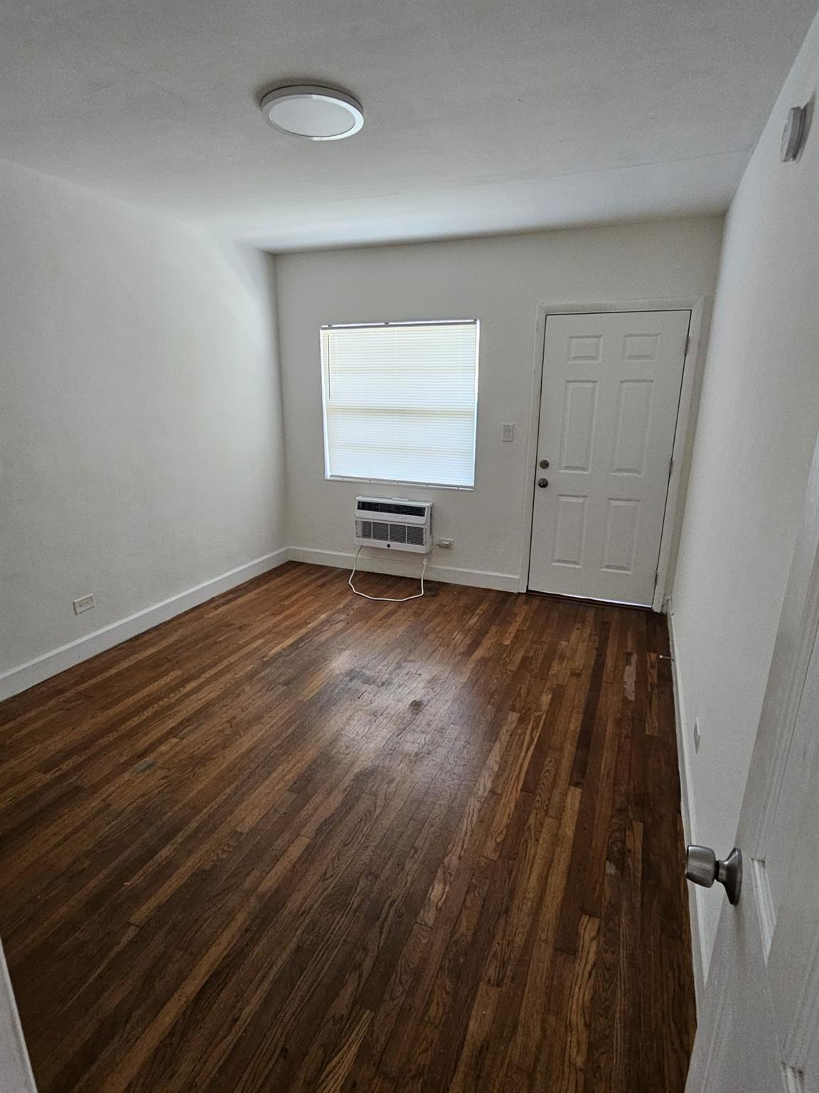 Palms On 80th Condo The - Residential Lease