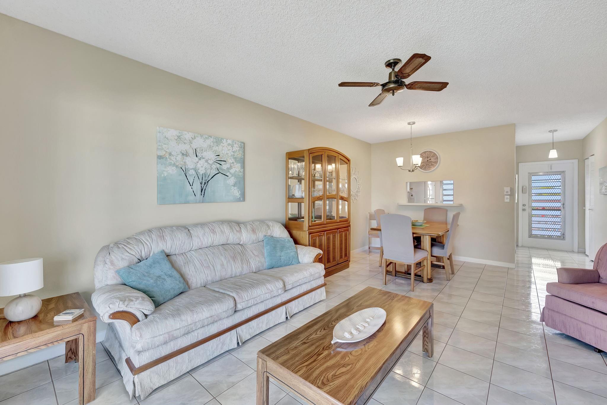 4431 NW 16th St 303