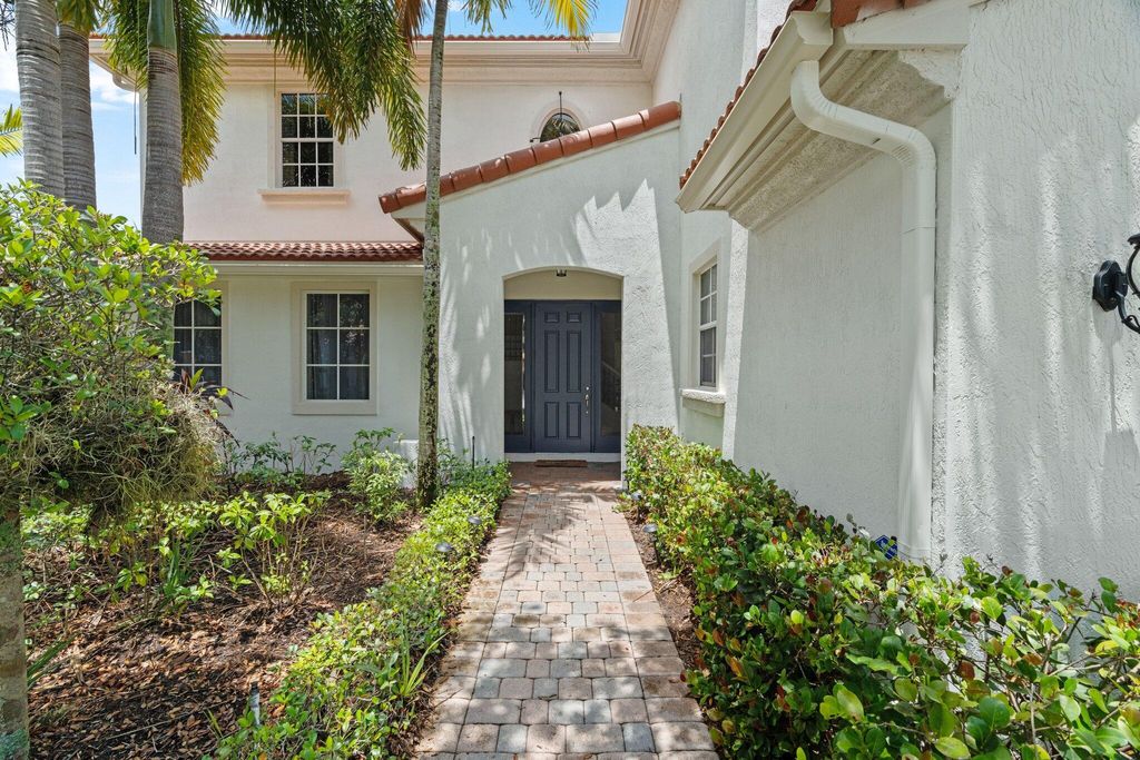 Photo of 1107 Vintner Boulevard, Palm Beach Gardens, FL 33410 (MLS # R11012379)