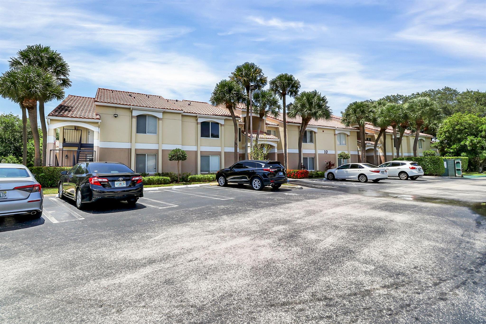 815 W Boynton Beach Boulevard 10-202