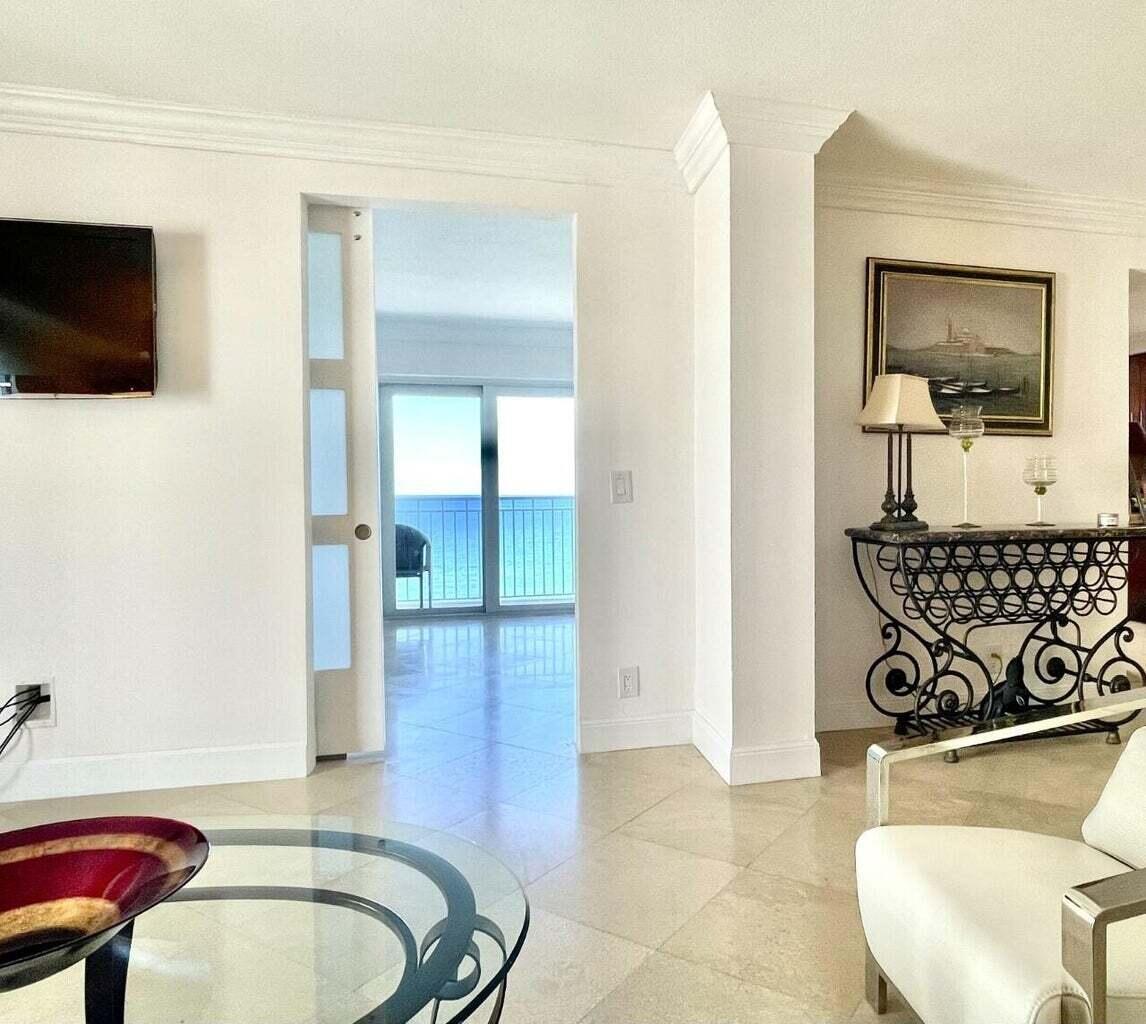 AMBASSADORS EAST - Residential Lease