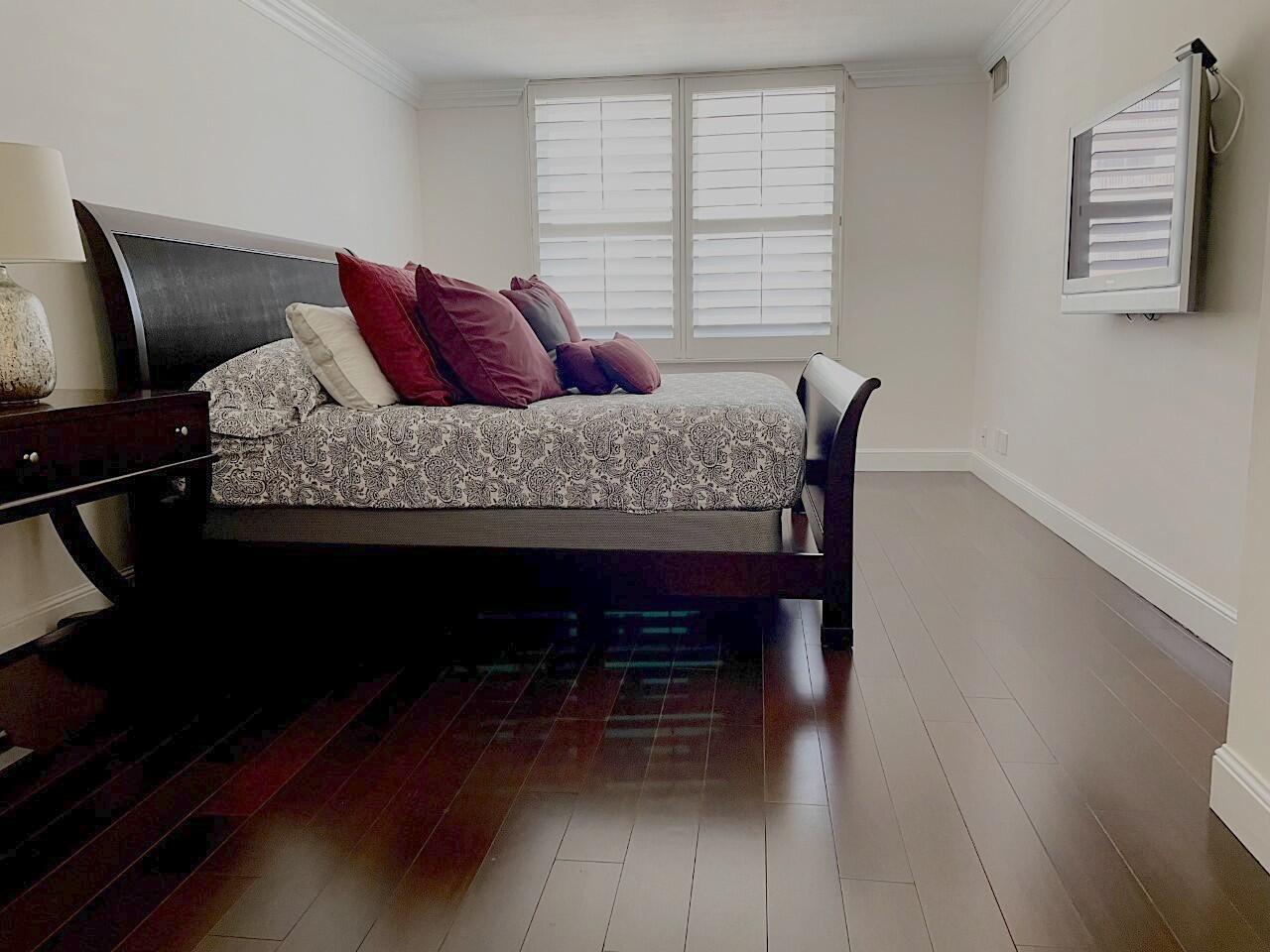 AMBASSADORS EAST - Residential Lease