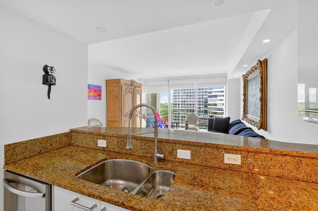 THE EXECUTIVE RESIDENCES CONDO - Residential