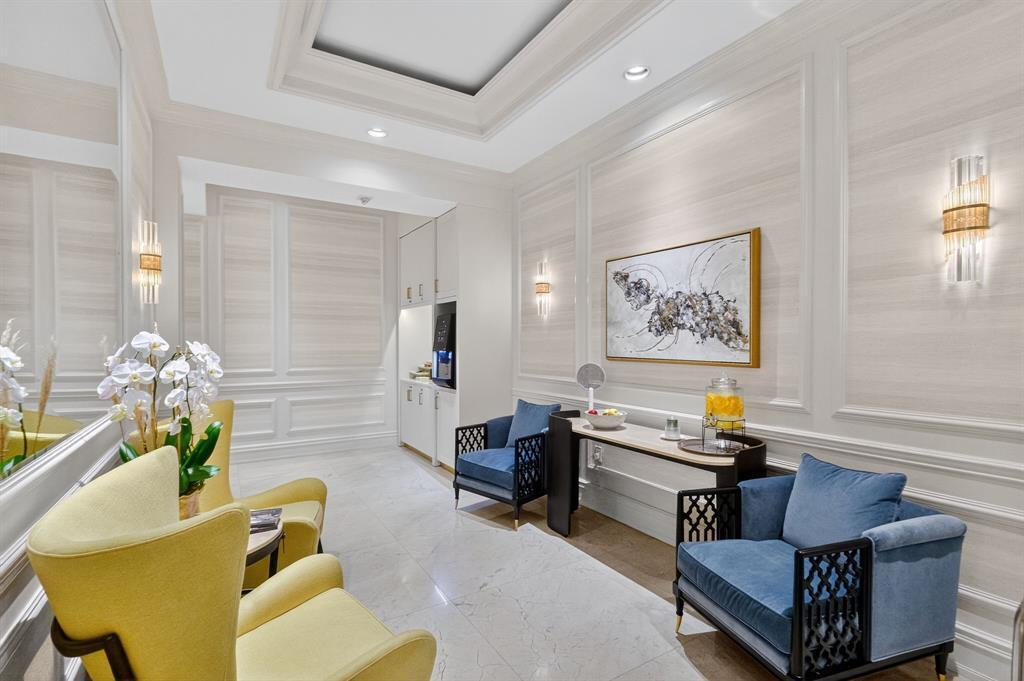 THE EXECUTIVE RESIDENCES CONDO - Residential