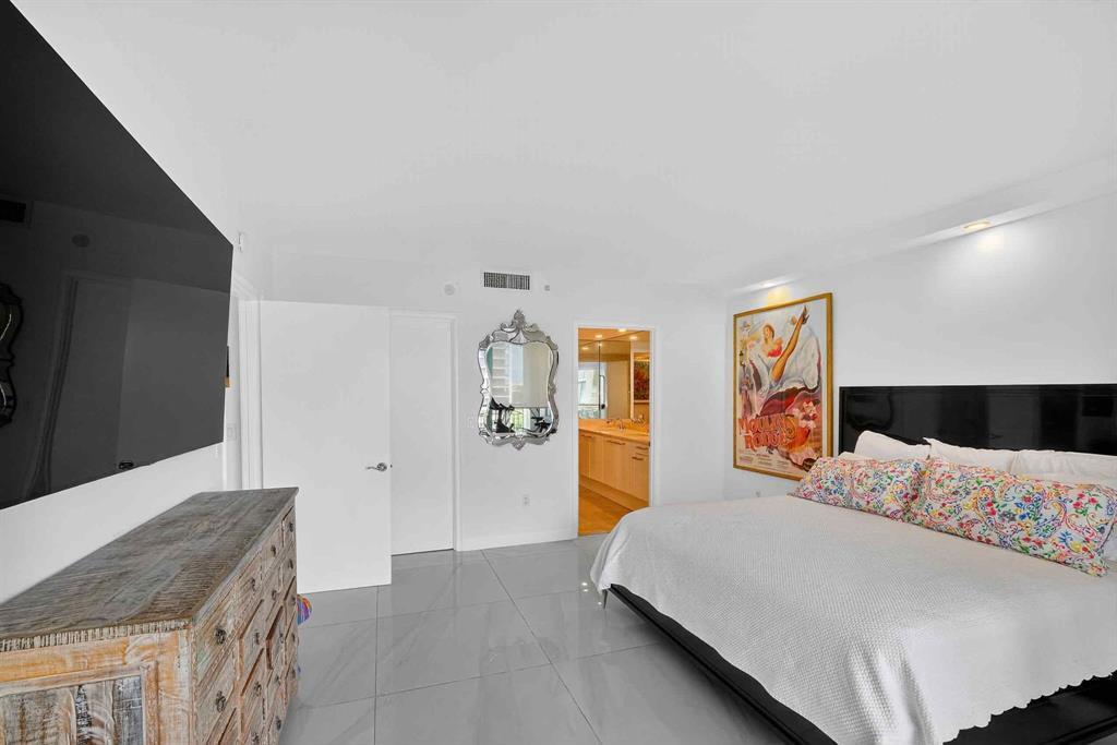 THE EXECUTIVE RESIDENCES CONDO - Residential