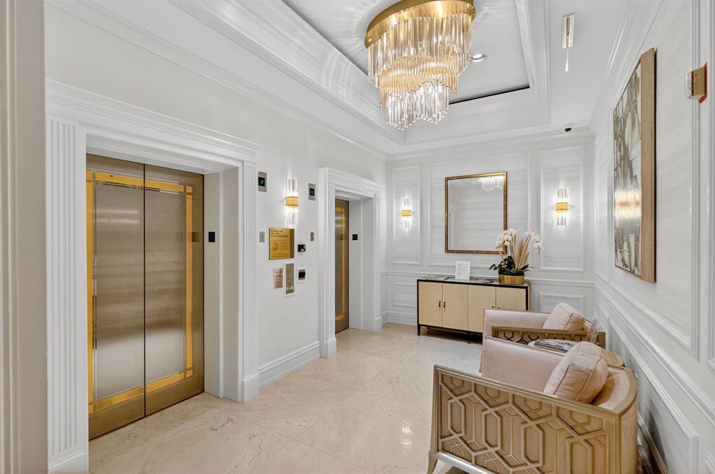 THE EXECUTIVE RESIDENCES CONDO - Residential