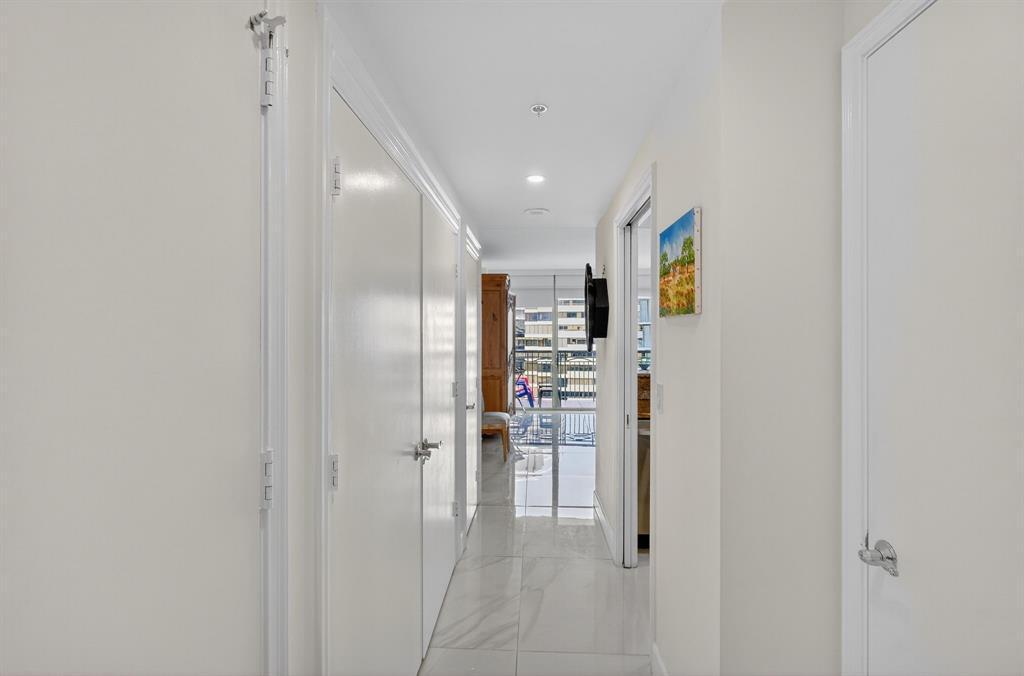 THE EXECUTIVE RESIDENCES CONDO - Residential