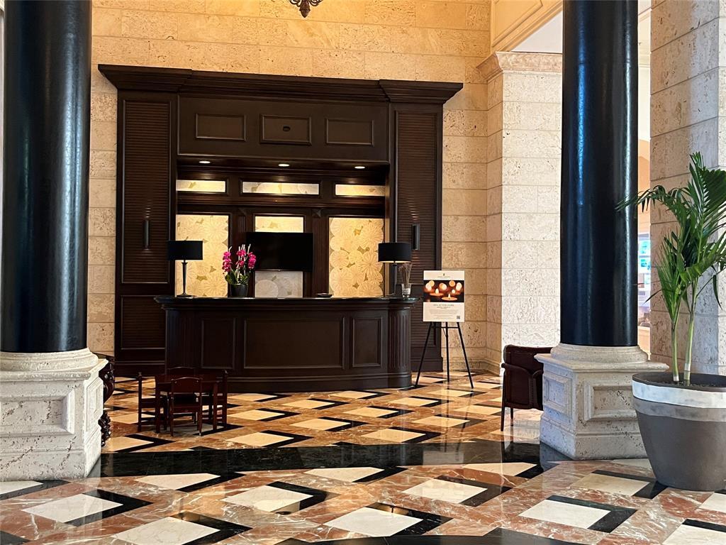 THE EXECUTIVE RESIDENCES CONDO - Residential