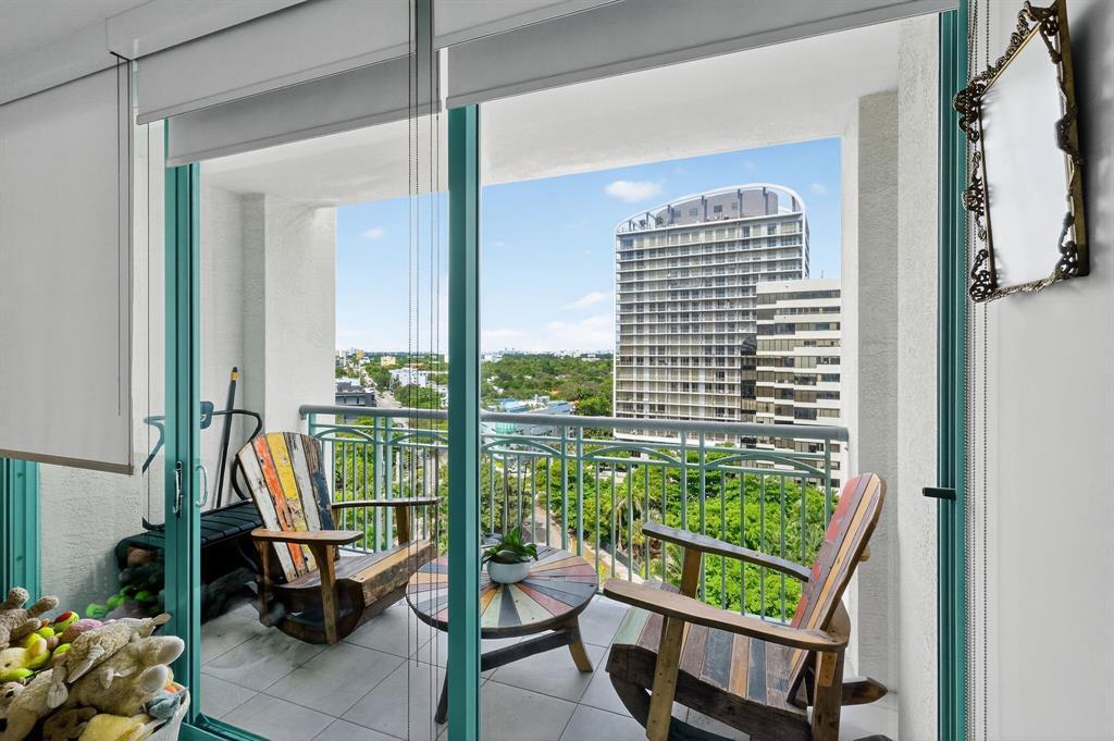 THE EXECUTIVE RESIDENCES CONDO - Residential