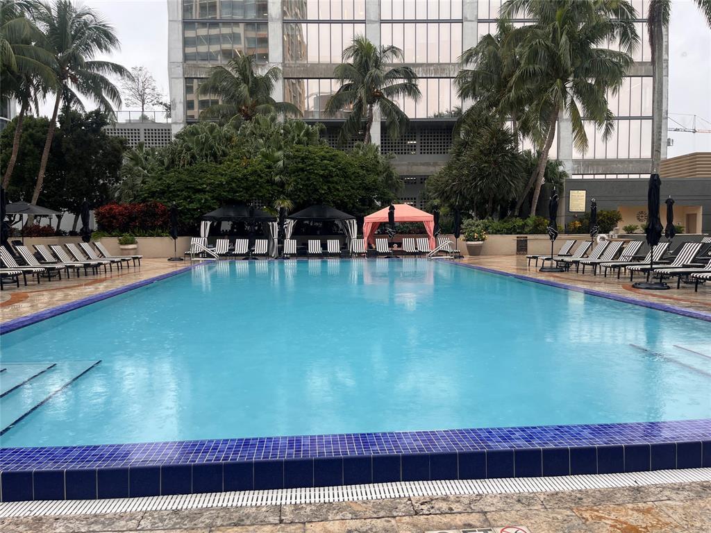 THE EXECUTIVE RESIDENCES CONDO - Residential