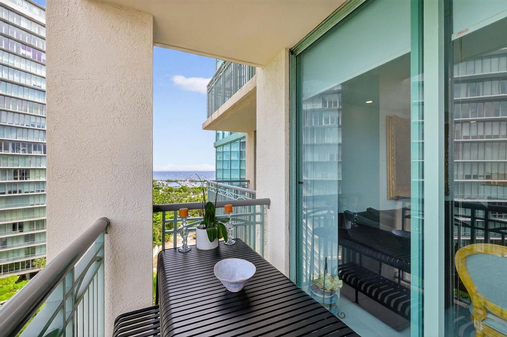 THE EXECUTIVE RESIDENCES CONDO - Residential