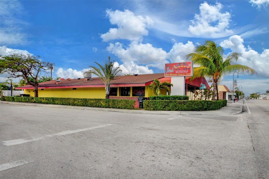 Photo of 301 N Dixie Highway, Lake Worth Beach, FL (MLS # F10434730)