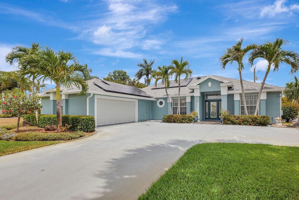 Photo of 753 SE Essex Drive, Port Saint Lucie, FL 34984 (MLS # R10983562)