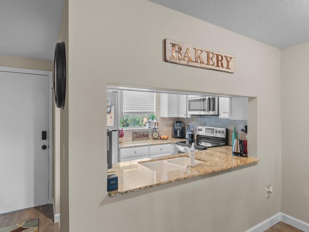 PINETREE VILLAGE - Residential