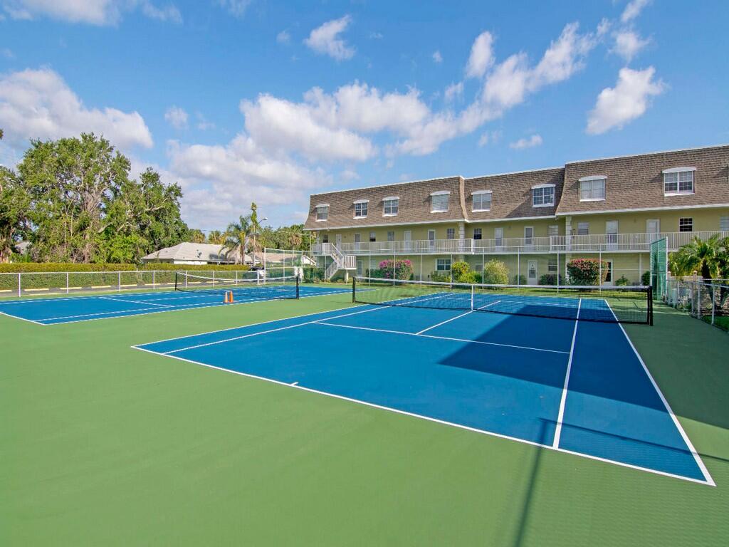 PINETREE VILLAGE - Residential