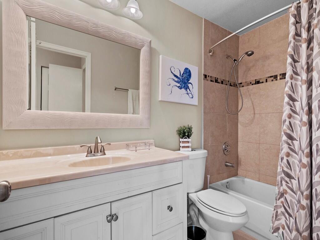 PINETREE VILLAGE - Residential