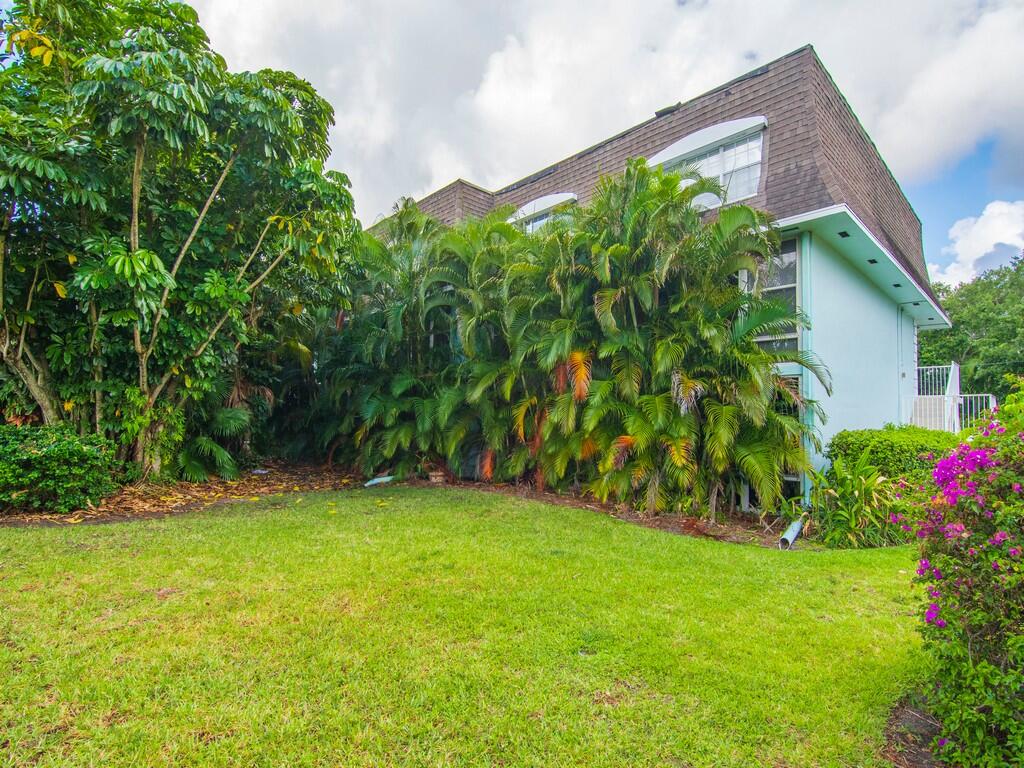 PINETREE VILLAGE - Residential