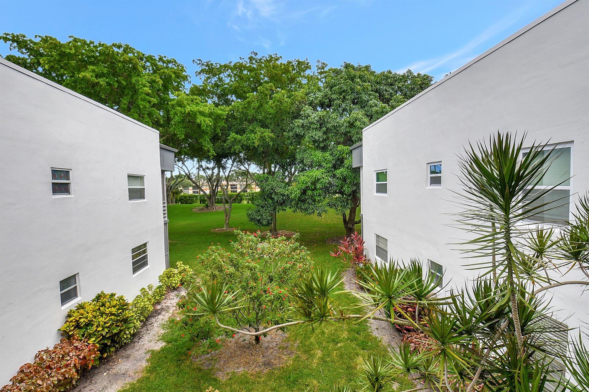 View photos, virtual tours, details... 428 Normandy I